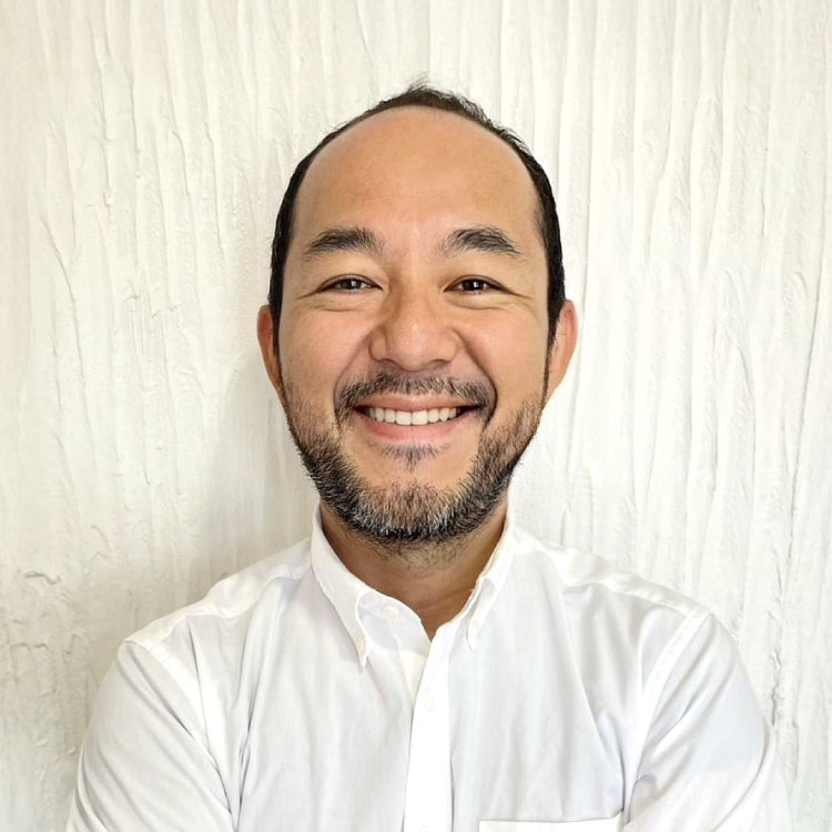 代表取締役近影